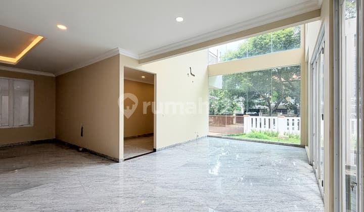 Disewakan Rumah Mewah Siap Huni di Kebayoran Baru
