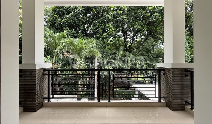 For Rent Luxury House in Kebayoran Baru Area