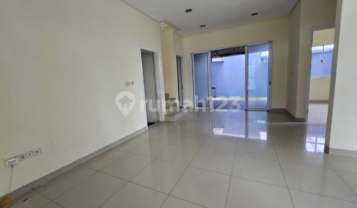 Rumah Hoek 2 Lantai Green Lake City 270m² Bagus Siap Huni