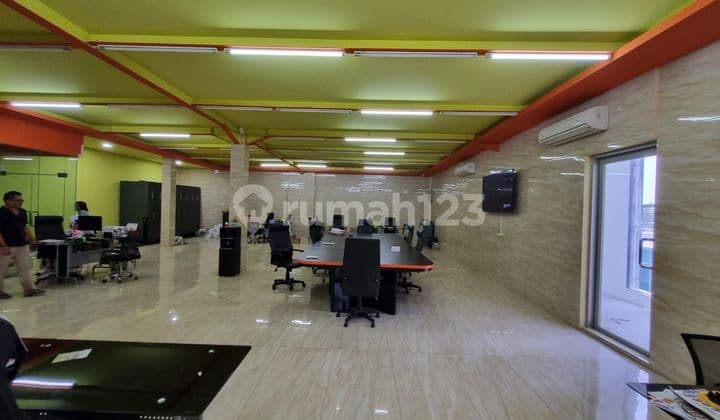 Workshop & Rumah di Kedoya, Bagus siap huni!