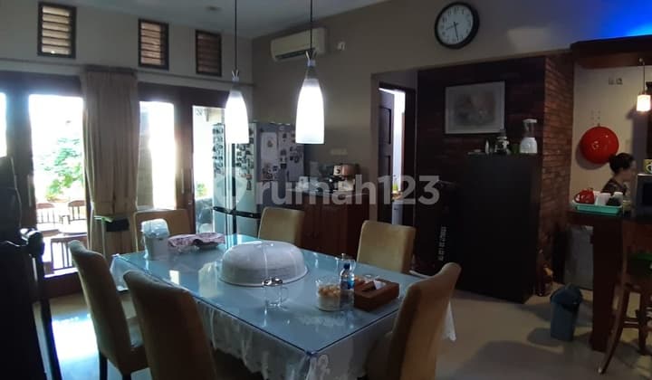 Jagakarsa House, Land Area 570m², Freehold Certificate