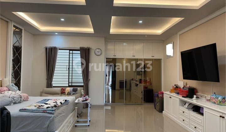 Rumah Green Lake City 2,5 Lantai, 6X18m2 , Bagus, Full Renovasi, Full Bangunan, SHM