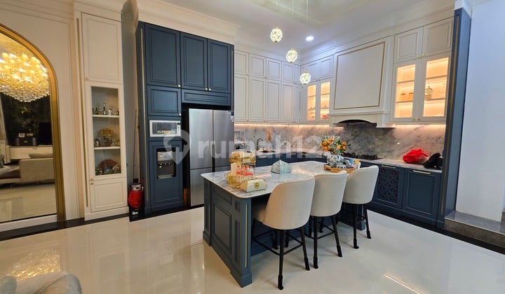 Luxury Home in Green Lake City Ready to Move In! 250m², Excellent