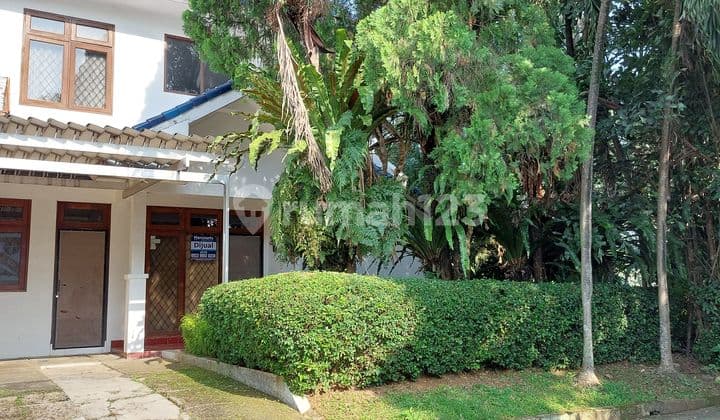 Rumah Hoek di Danau Bogor Raya. Pinggir Jalan Raya. SHM