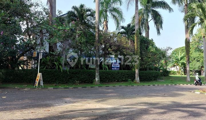 Hoek House, 2 floors, Strategic Location, in Danau Bogor Raya, Freehold Title