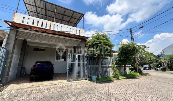 Turun Harga! Kemang Regency, Hoek. Depan &Samping Taman