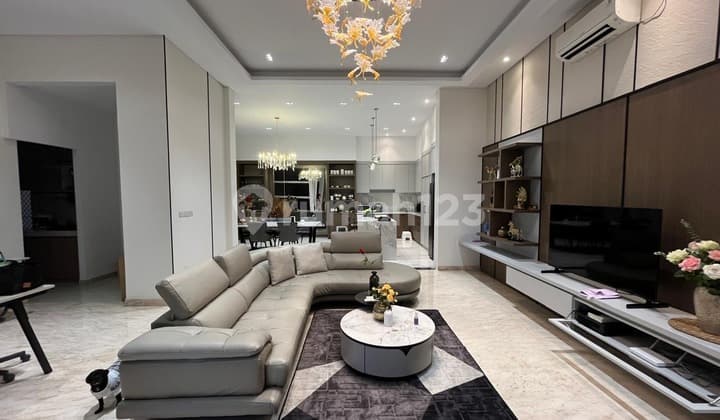 For Sale House in Golf Island