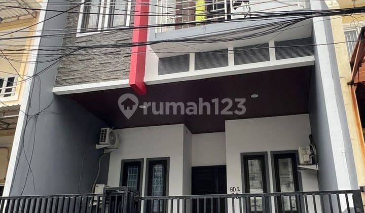 Dijual Rumah Kost Kostan 2.5 Lantai Rapi Bagus Siap Huni di Kopyor Timur Kelapa Gading Jakarta Utara