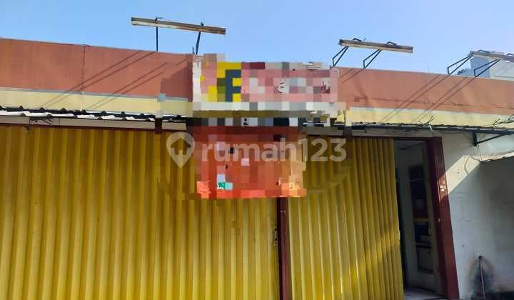 Translation: For sale: A house with business potential in Pulo Gebang Permai, East Jakarta.