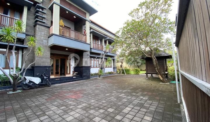 Rumah2 Lantai Terawat Lokasi Premium Renon Bali