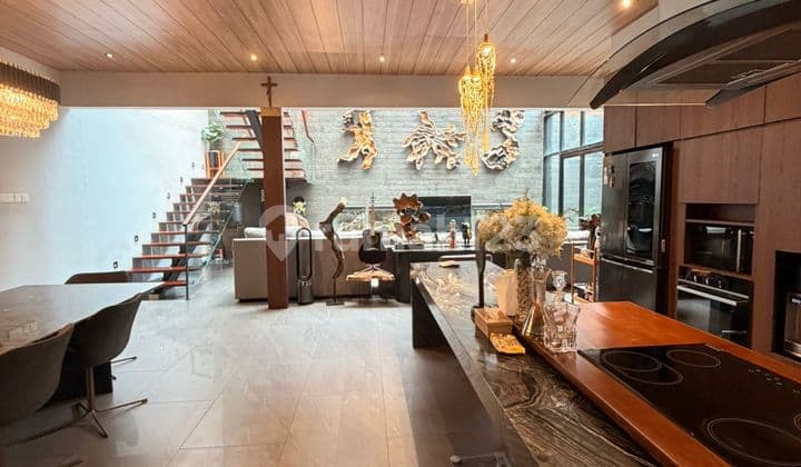 Dijual Rumah Mewah Full Furnish di Alam Sutera