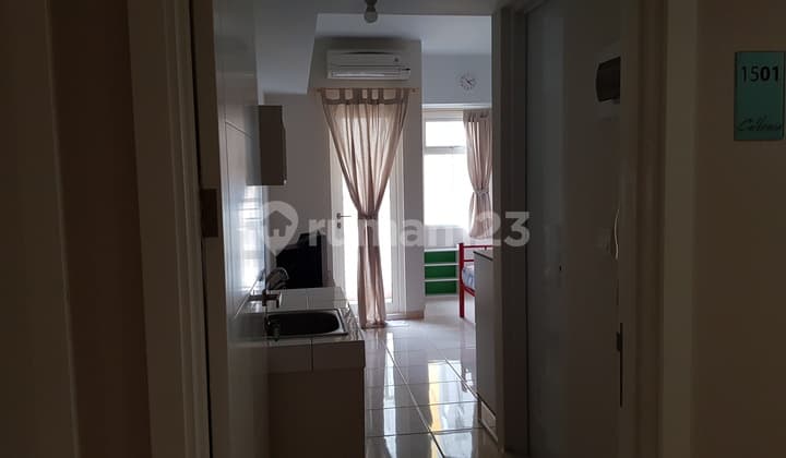 The Springlake, Summarecon Bekasi. Apt studio hdp kolam semifurnished siap huni.