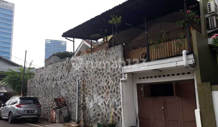 Price Drop on Old House in Pejompongan Located Between CBD Sudirman & Gatot Subroto