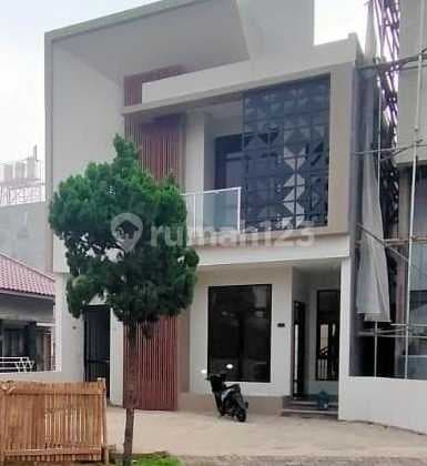 Rumah Baru 2 Lantai Siap Huni Di Dalam Komplek Di Cibaduyut Wetan, Bandung Dijual Segera