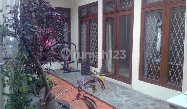 Dijual Rumah 2 Lantai Lokasi Terbaik Depan Mall Cinere Dekat Mrt