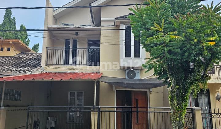 Rumah 2 Lantai Siap Huni Strategis di Graha Cinere