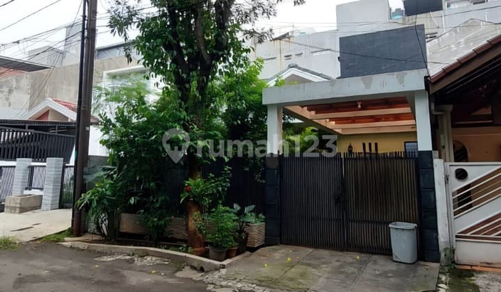 Rumah Bagus dalam Perumahan Strategis dekat MRT Lebak Bulus (YU)