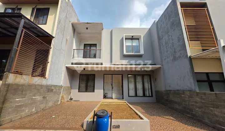 2-Storey House for Sale in a Gated Cluster near MRT Lebak Bulus, Bukit Cirendeu