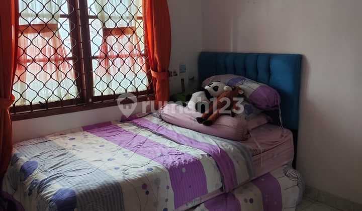 Dijual / Disewakan Rumah Kota Harapan Indah Rumah 2 Lantai, Siap Huni, Cocok untuk Tempat Tinggal Keluarga atau Investasi.