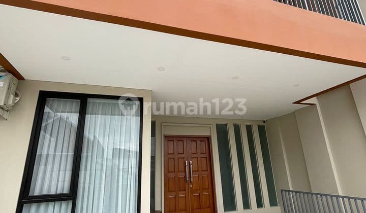 Dijual Murah Rumah Bagus Ada Rooftop 4 Lantai di Pulomas, Jakarta Timur Harga 7.85 M Nego