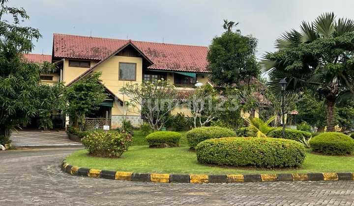 Rumah 2 lantai Luas 1331m Di perumahan Kemang Pratama Regency