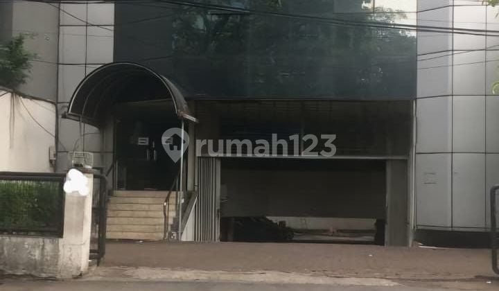 Rent a Building on the Side of Johar Baru Road in Central Jakarta