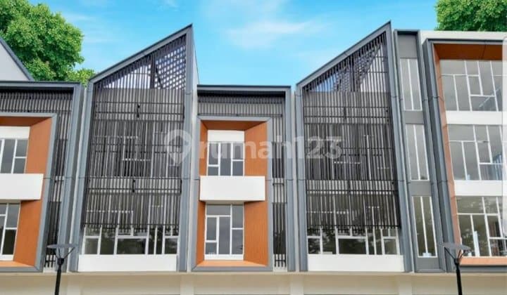 Cleon Park Shop House 5x17. 3 Floors in JGC Cakung, East Jakarta