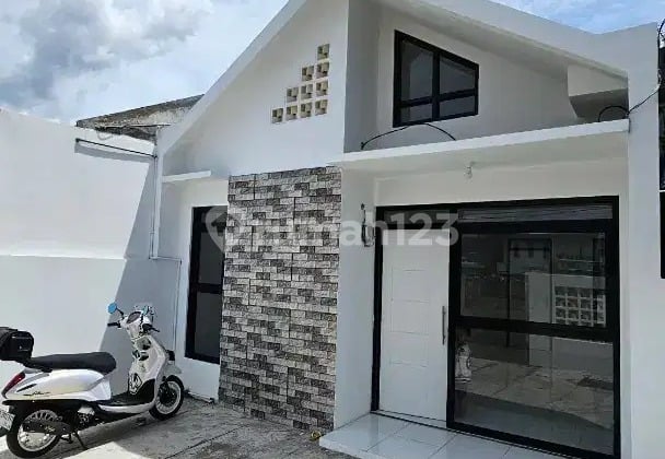 Rumah dengan Gaya Scandinavian di Antapani