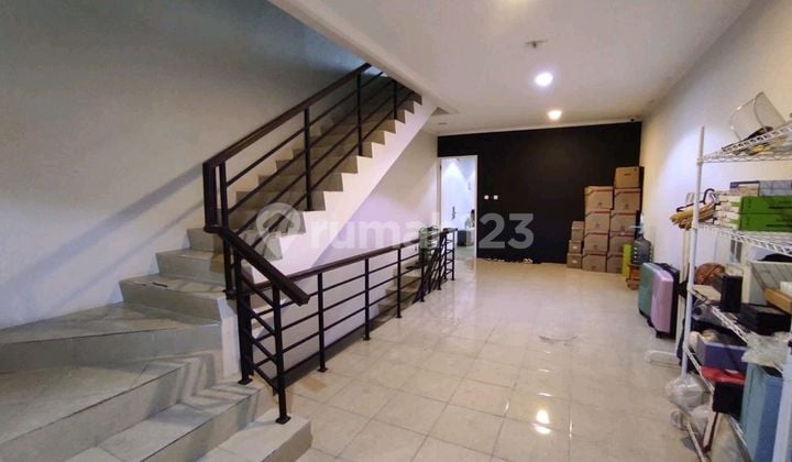 Neat and Ready-to-Occupy Shophouse Neat and Ready-to-Occupy Shophouse