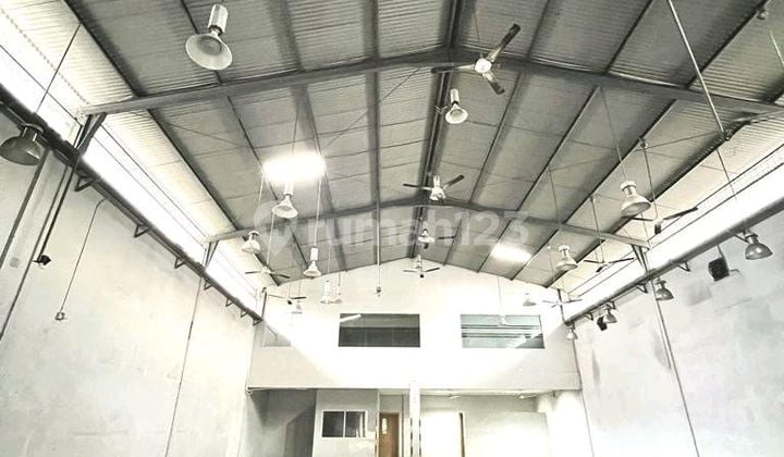 Gudang Lb 700m2 Siap Pakai
