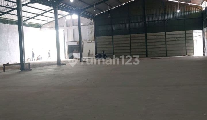 Warehouse for Rent on Main Street, Lease /3 years