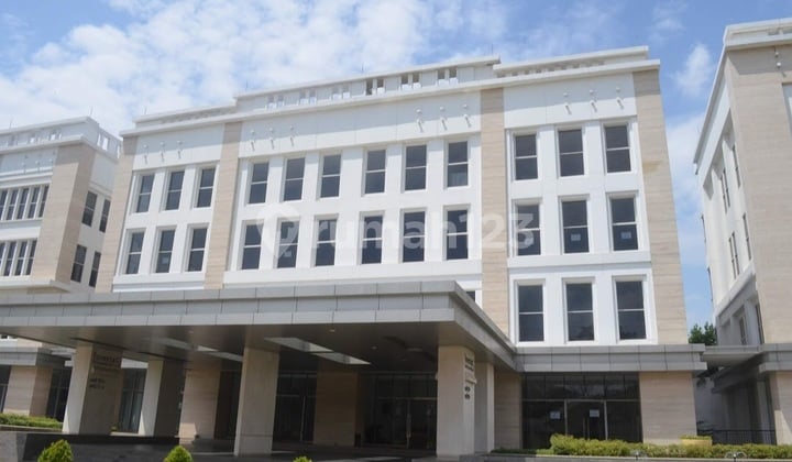 Komersial Office Space Megah Dan Mewah