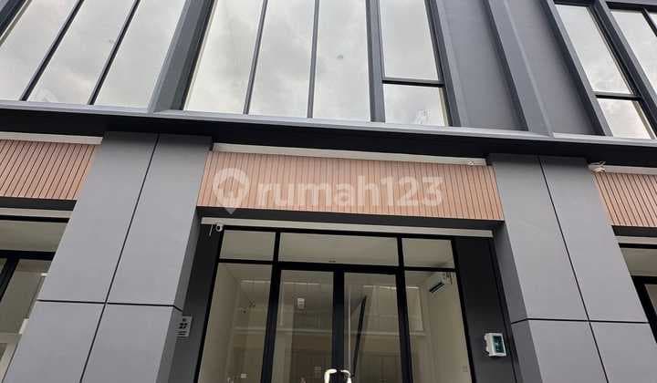 Di Sewakan Ruko Brand New Lokasi Sangat Strategis Di Gading Serpong