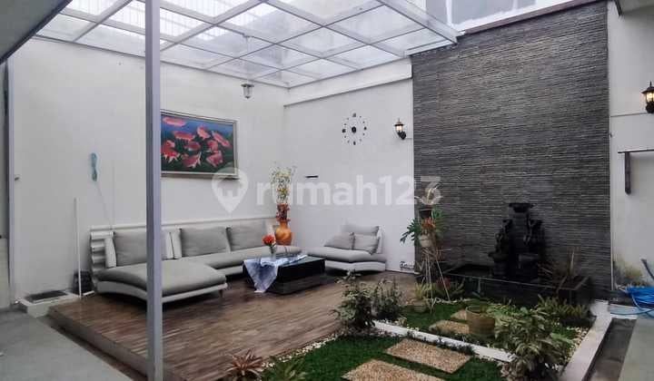 Rumah Cantik Full Furnished di Kota Baru Parahyangan