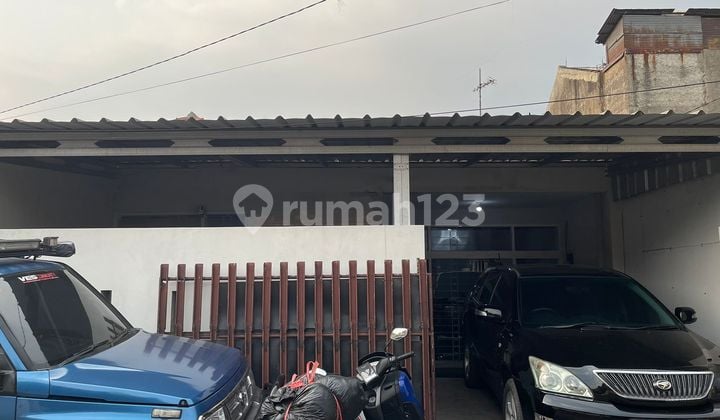 The house can be used for home industry, located in Cijerah.