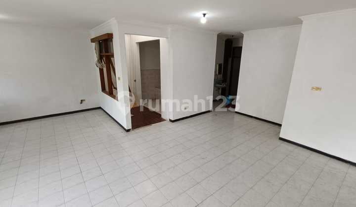 Rumah Bangunan Baru Renovasi Bagus di Komplek Dadali