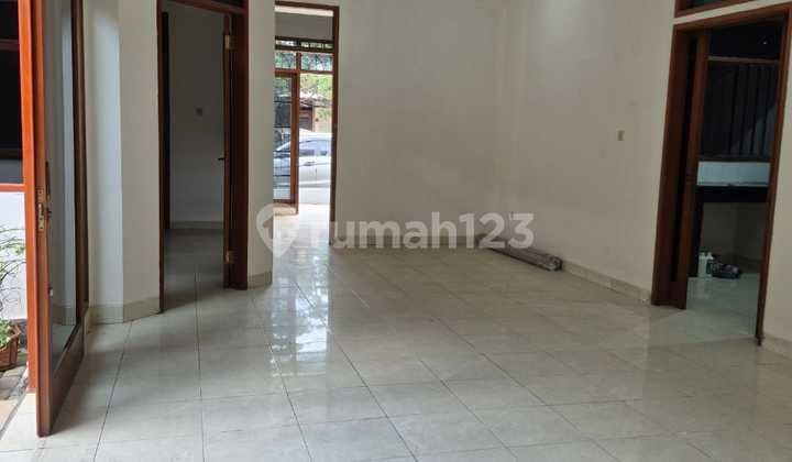 Rumah Siap Huni Lokasi Strategis di Singgasana