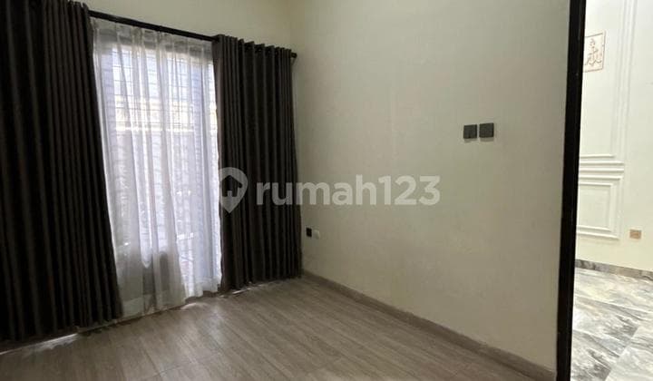 Ruma Modern Minimalis Lokasi di Sayap Turangga