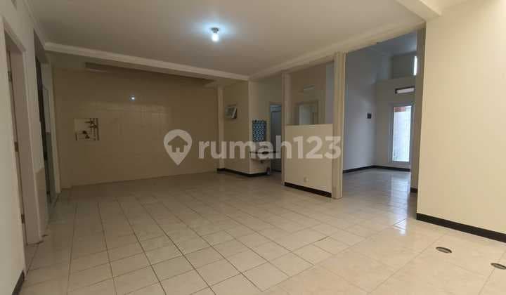 Modern Minimalist House in Kota Baru Parahyangan