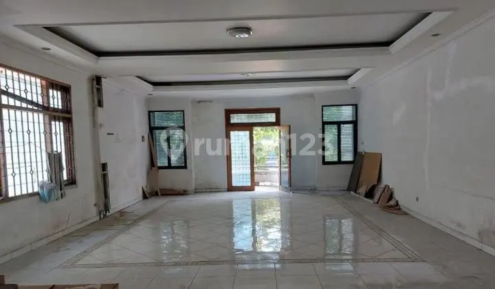 Shop House As Is Condition Located on Moch Toha Street