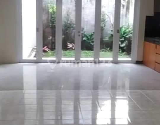 Minimalist ready-to-occupy comfortable house in Kota Baru Parahyangan.