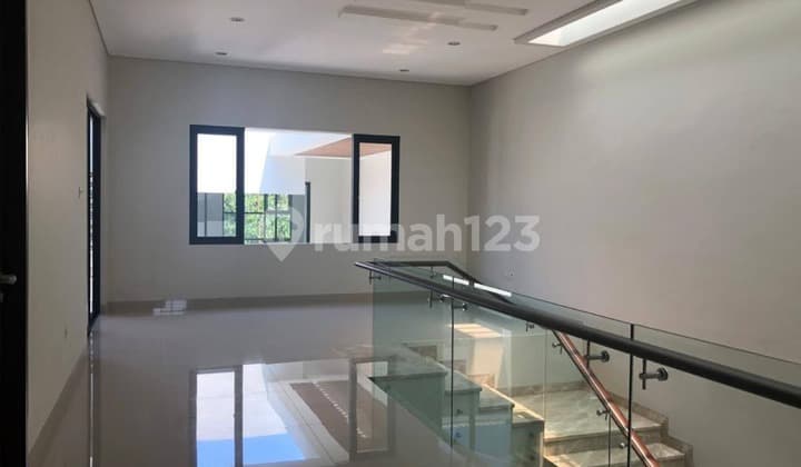rumah baru minimalis modern di pusat kota lengkong