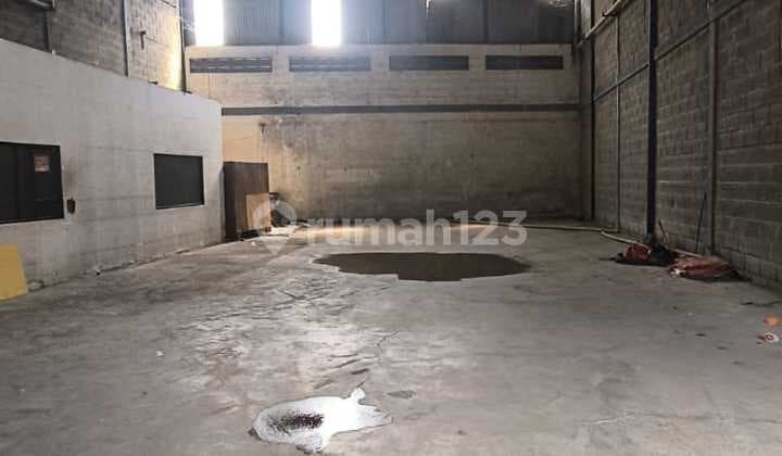 Gudang Lokasi Strategis di Sadang Rahayu