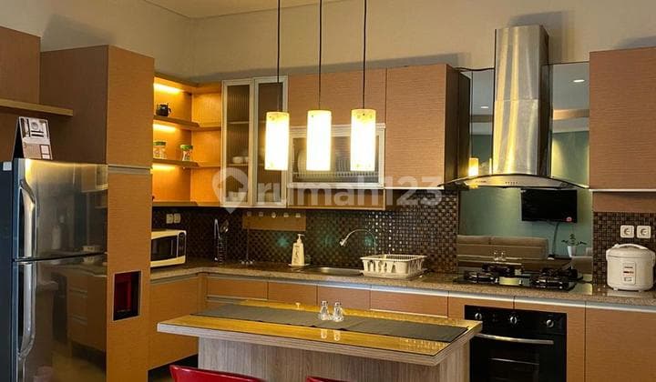 Rumah Minimalis Lux 3 Lantai di Setra Duta