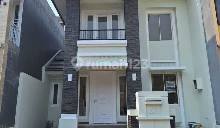 Rumah Rapi Bagus 2 Lantai Sutera Feronia, Alam Sutera.