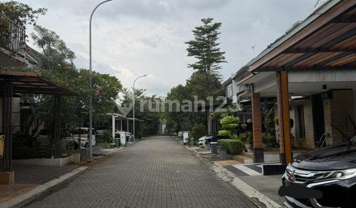 Rumah 2 Lantai Premier Riviera Residences Mewah Jatinegara