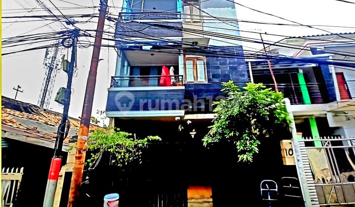Rumah Murah 3 Lantai di Kayu Manis Matraman Jaktim