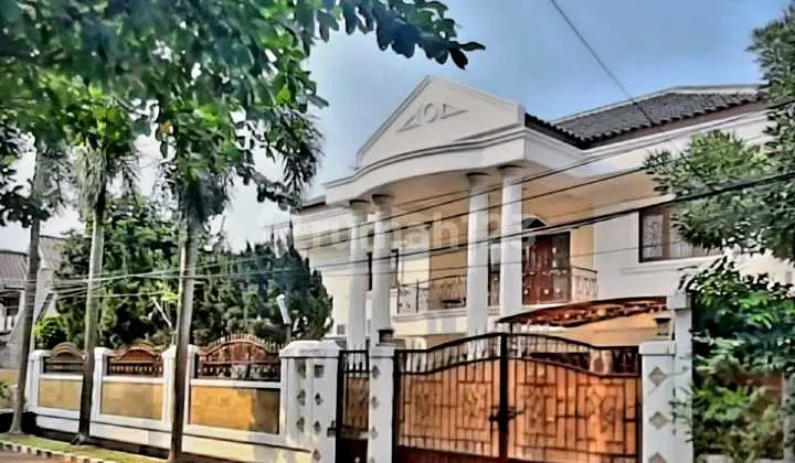 Cinere Luxury House 2 Land Area 740 square meters, Megapolitan Estate Housing Complex, Depok