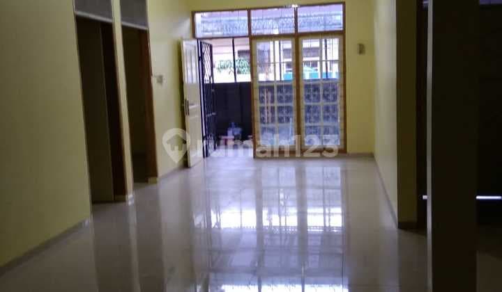 Disewakan Rumah Renovasi di Taman Kopo Indah 1