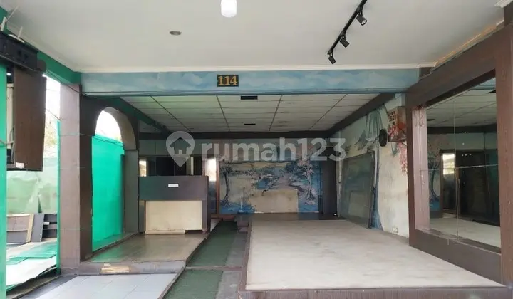 Hook Shop Facility on Main Road Mekarwangi Strategic Location Bandung